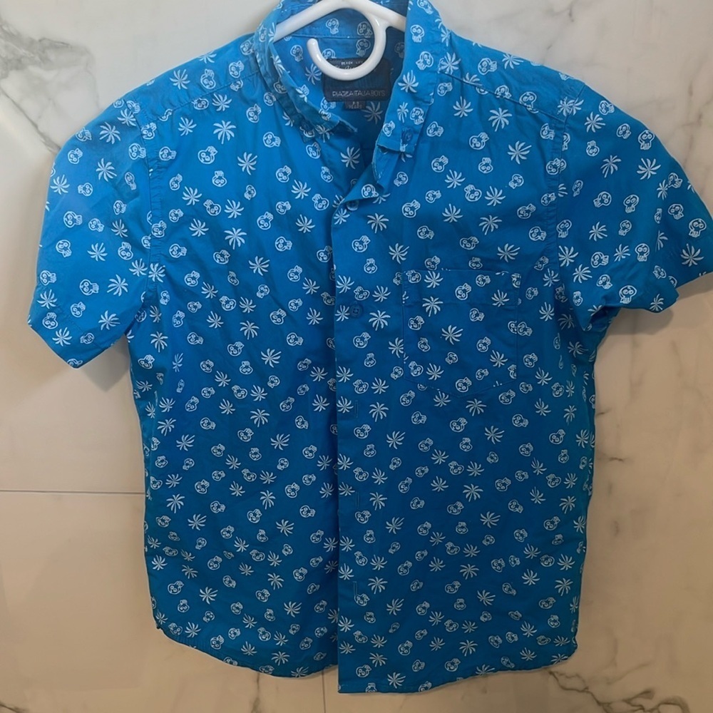 Youth blue pattern short sleeve button up shirt